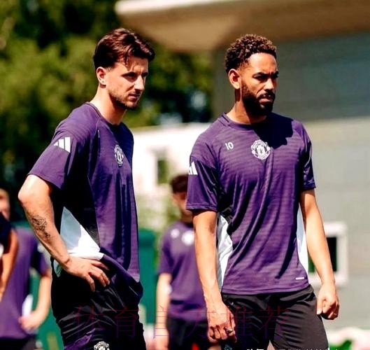 贝林:媒体想渲染球队负面气氛 但球员间关系很铁 贝林:媒体想渲染球队负面气氛 但球员间关系很铁